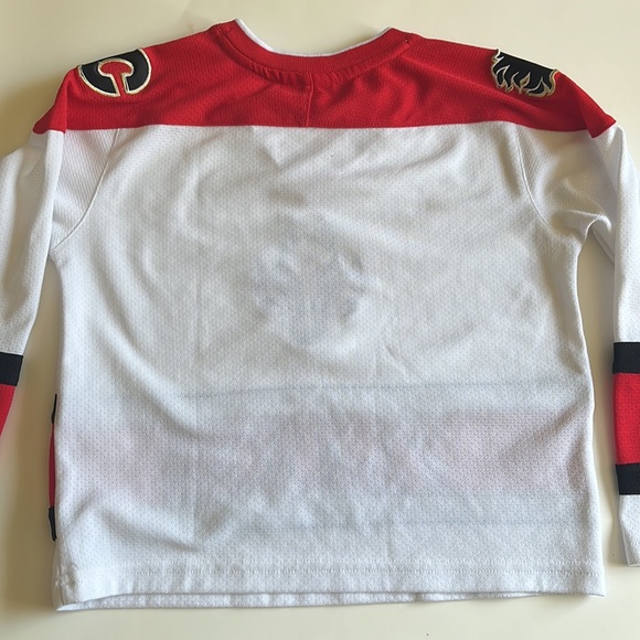 Vintage Calgary Flames Jersey / Kids Size 6 - Picture 6 of 9